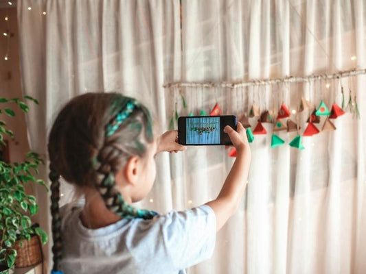5 Tips to Celebrate a Socially Distant Holiday Together