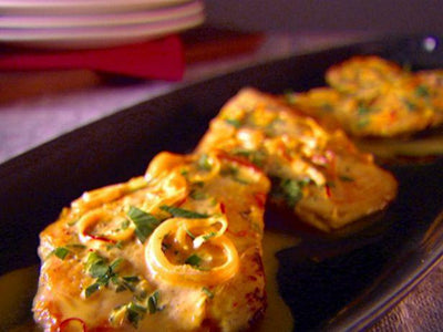 Chicken Scallopine with Saffron Cream Sauce