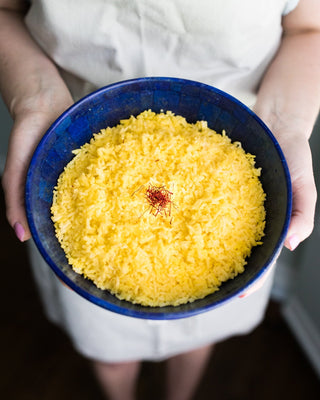 What Does Saffron Taste Like? Breaking Down The Scent, Flavor & Usage Of Our Favorite Golden Threads